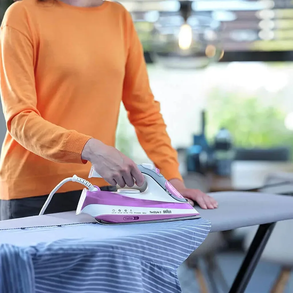 Braun TexStyle 5 Steam Iron, 2700 Watts, 300ml Water Capacity, FreeGlide 3D Technology, Auto Off, Easy Refill, Anti-Drip, Precision Tip, Super Ceramic Coating, Self-Clean, Violet | SI 5037 - Image 3
