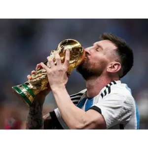 ALAYRA Lionel Messi - World Cup 2022 Winner Argentina Captain - Football Sports Poster - Small Poster(Paper, 12x17 inches, Multicolour) 01
